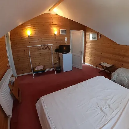 Flavia Nocleg ze śniadaniem 4*