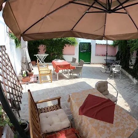 Flavia Nocleg ze śniadaniem 4*