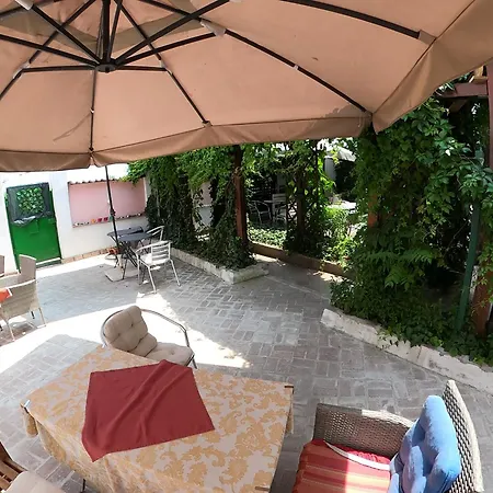 Flavia Bed and Breakfast Κονστάντζα