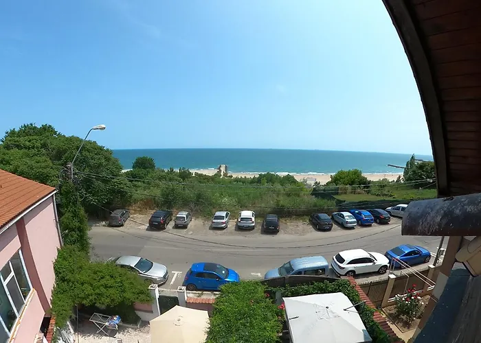 Couette-café Flavia 4*